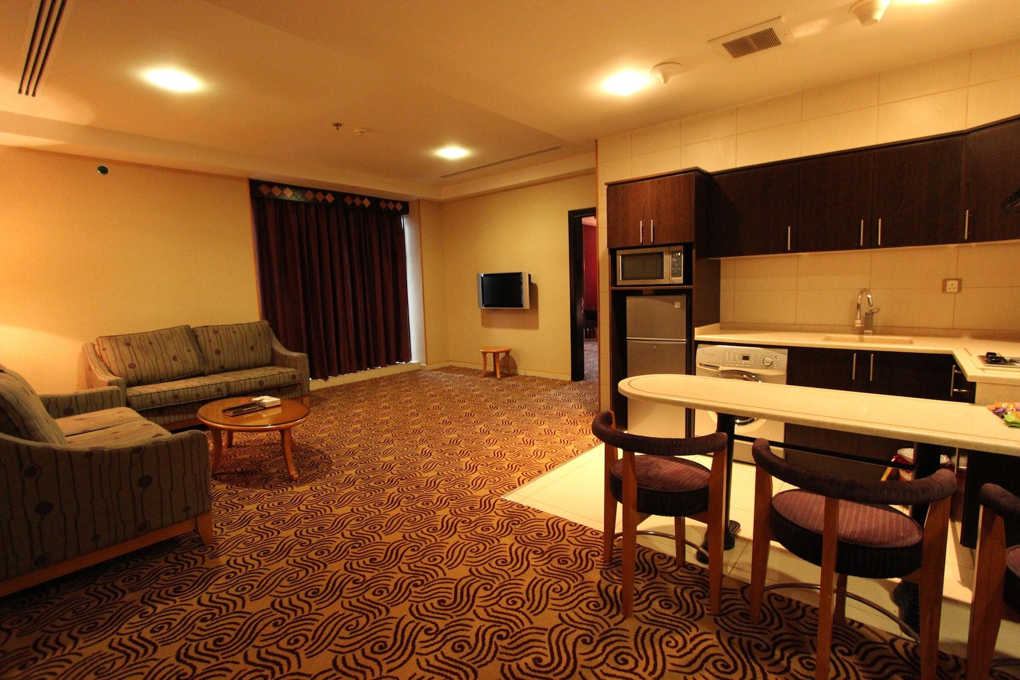 Awaliv International Hotel Ta'if Buitenkant foto A suite at the hotel