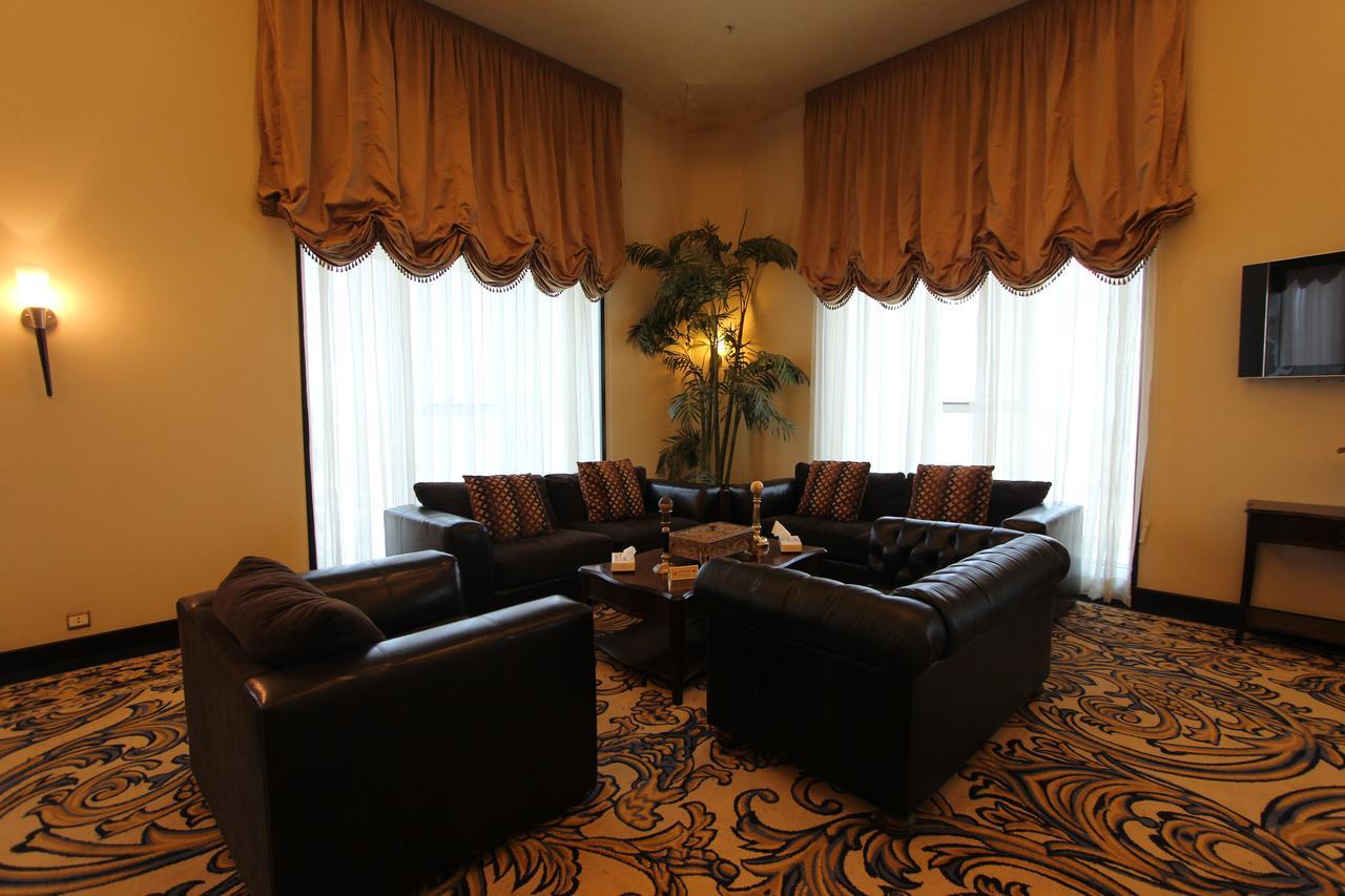 Awaliv International Hotel Ta'if Buitenkant foto The lounge at the airport