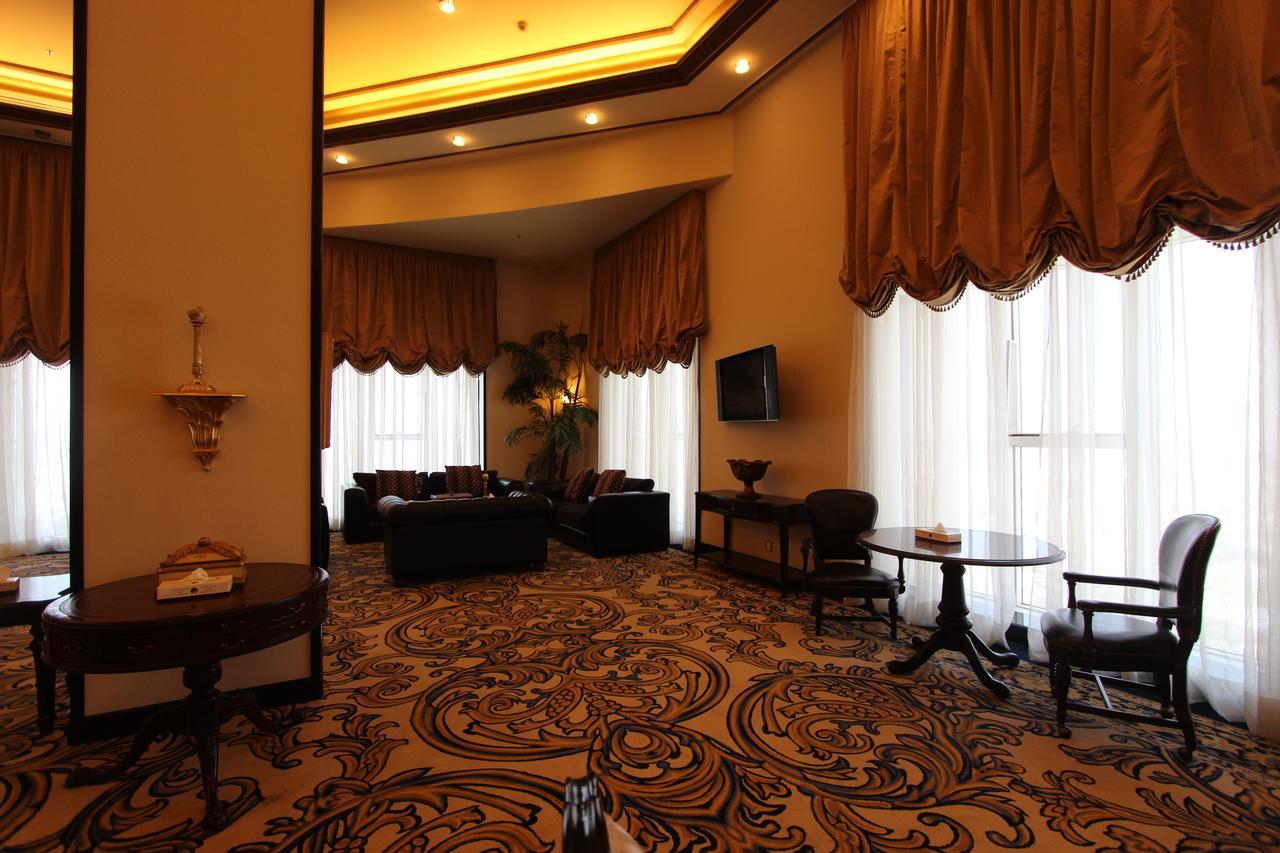 Awaliv International Hotel Ta'if Buitenkant foto A suite at the hotel