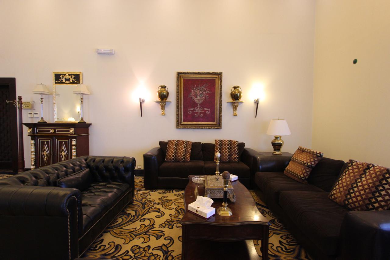 Awaliv International Hotel Ta'if Buitenkant foto The drawing room