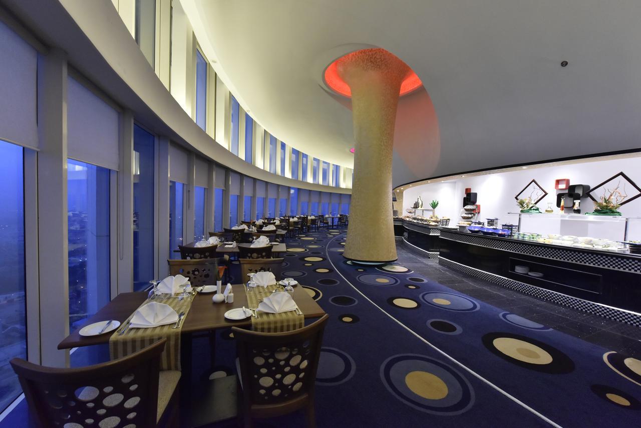 Awaliv International Hotel Ta'if Buitenkant foto The 360 Restaurant