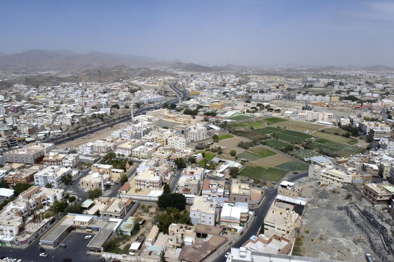 Awaliv International Hotel Ta'if Buitenkant foto Aerial view of the city