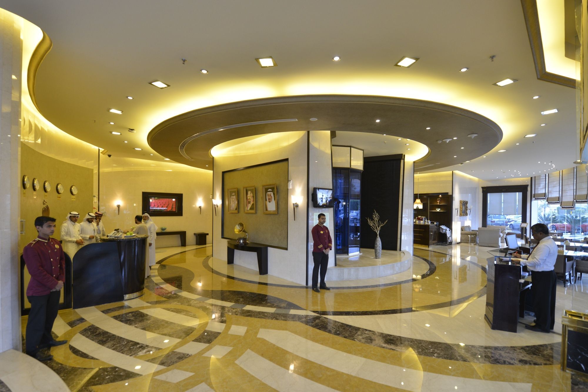 Awaliv International Hotel Ta'if Buitenkant foto Lobby